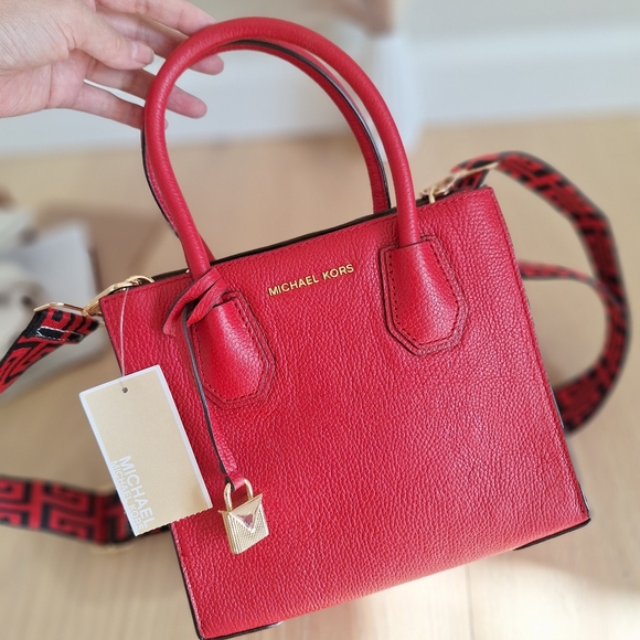 MICHAEL KORS ’MERCER’ PEBBLED LEATHER RED ACCORDIAN TOTE/CROSSBODY NWT - Picture 2 of 8